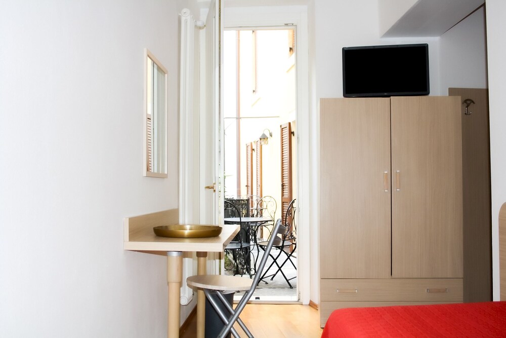 in Verona With 4 Bedrooms and 4 Bathrooms
