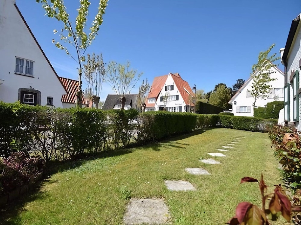 Cotanou V Villa in De Haan With Garden