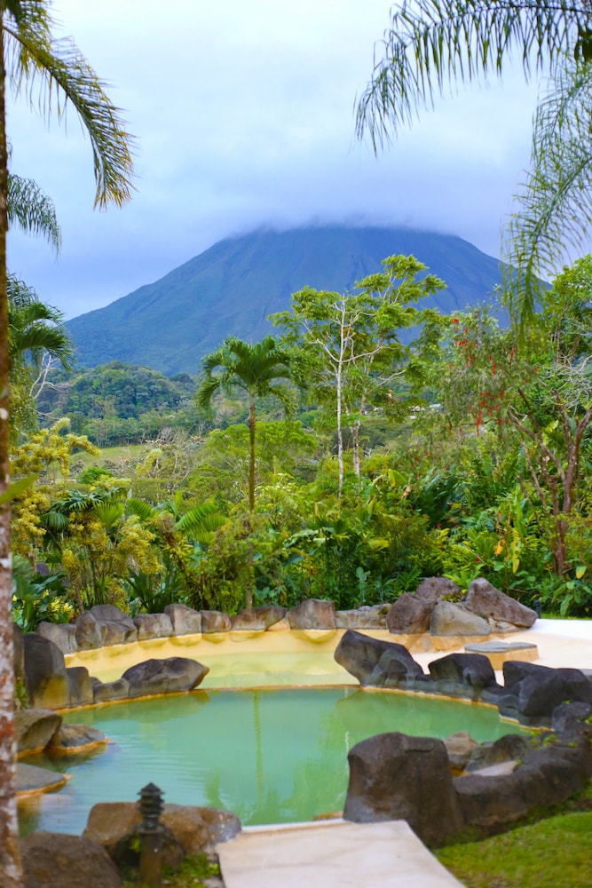 Arenal Paraíso Resort & Thermo Mineral Hot Springs