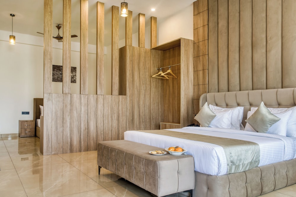 Corbett Elegant Retreat