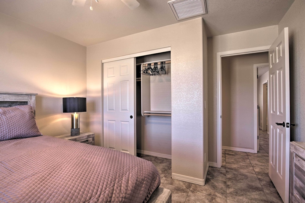 3 Mi to Beach & Boat Launch: Lake Havasu Home!