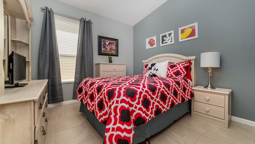 Windsor Palms Resort 4 Bedroom Home with Game Room 4 Home