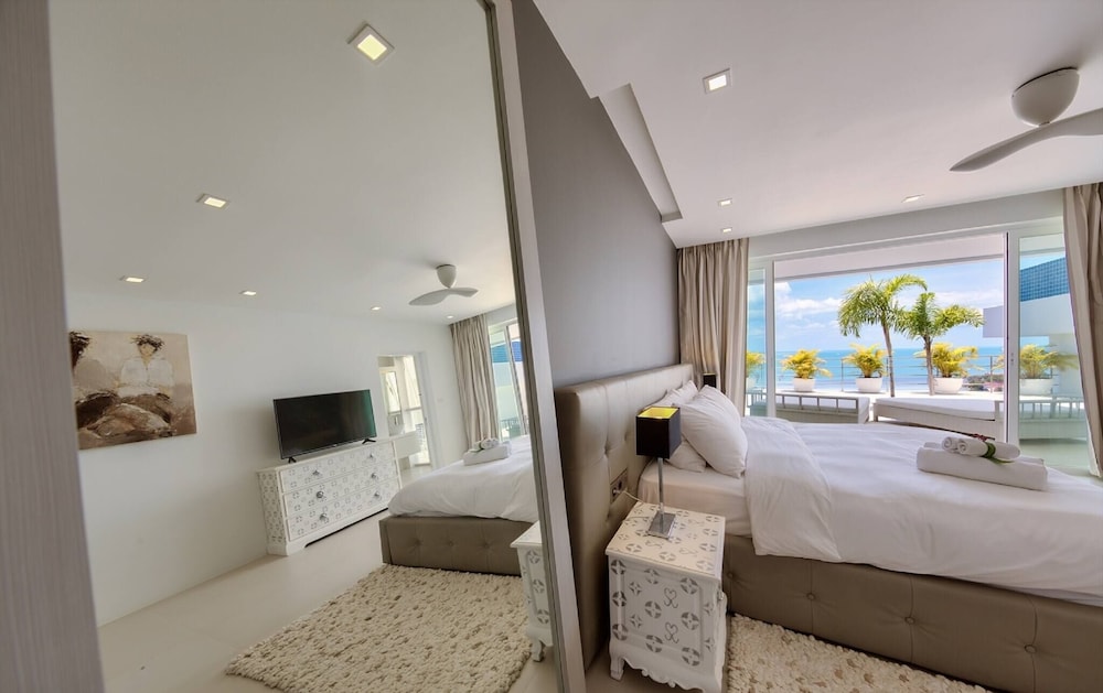 Luxury Sea View Pool Villa L at Unique Residences