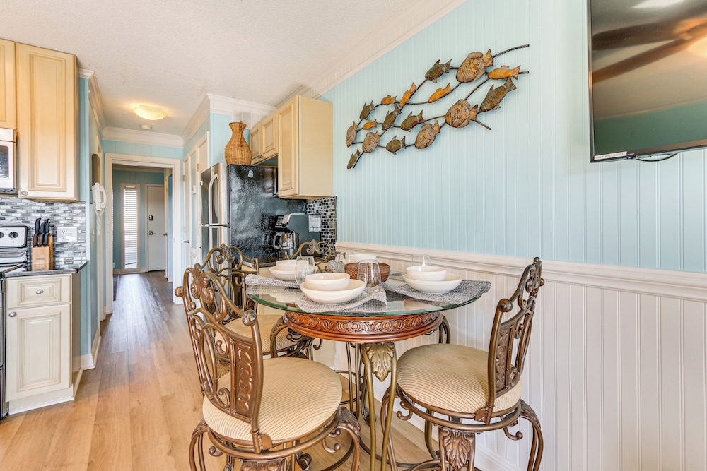 Pool & Folly Field Beach Access! HHI Resort Condo