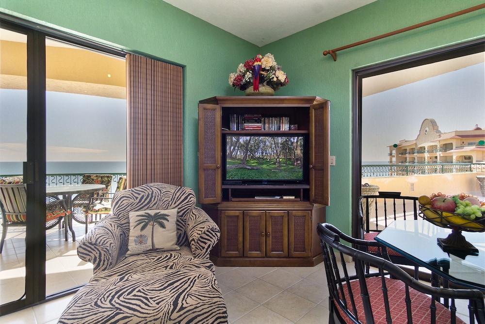 Casa Frida Massive Condo Sleeps up to 12!