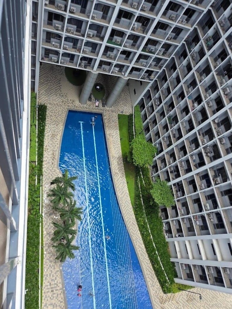 Shore 2 Tower 2 Unit 1569