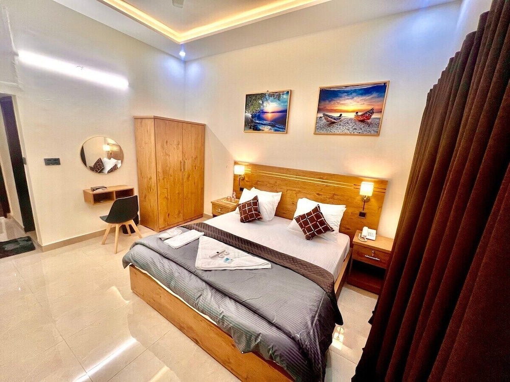 BNB Royal Galaxy Family Hotel