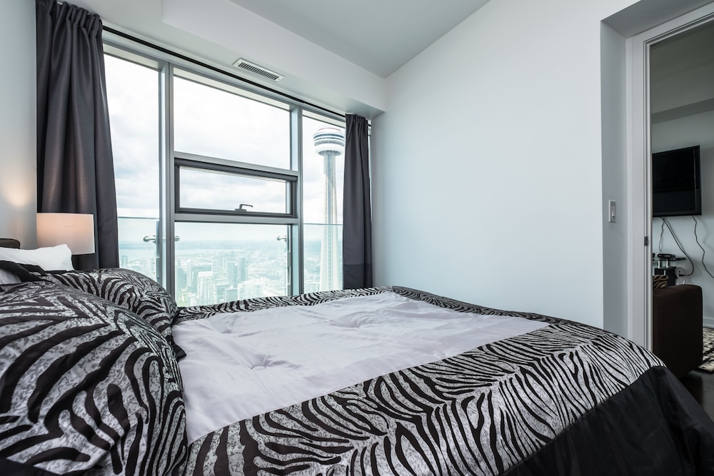 Condo in the sky with a breathtaking view-2