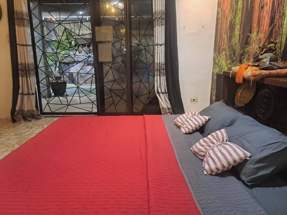 Tribal Bliss Private Resort in Lipa Batangas, a Privat Guest Room With Pool
