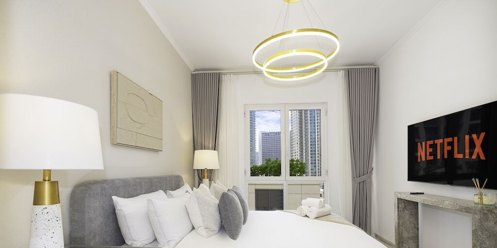 LUX  Modern Residence across Dubai Mall