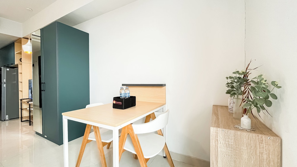 Spacious Studio Apartment West Vista Near Rawa Buaya Station