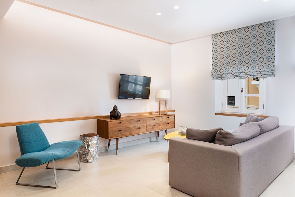 Avra Apartments Venetian Harbour