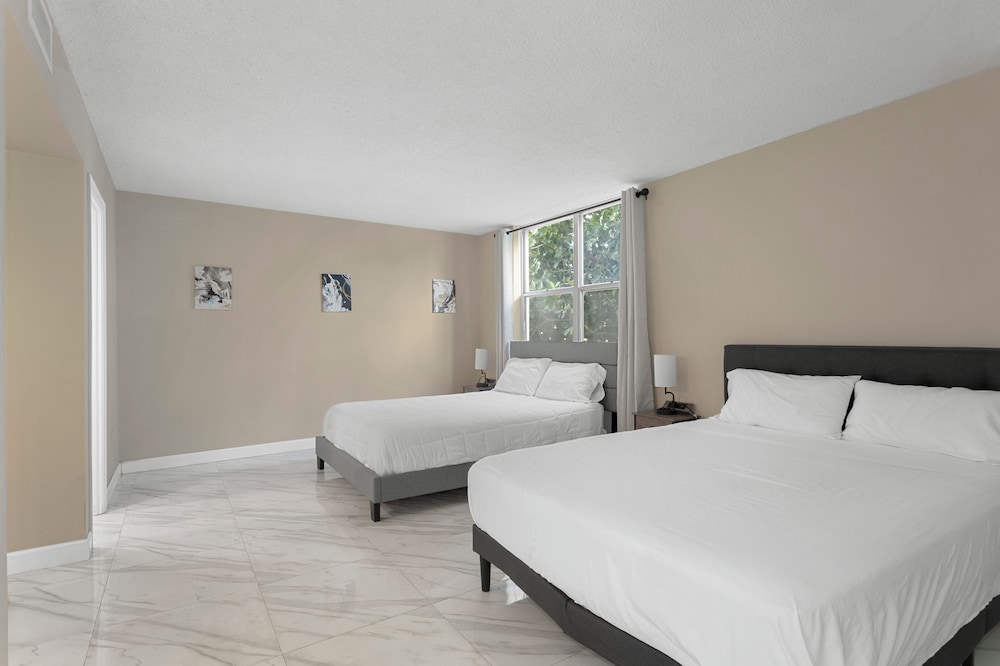 Bay Harbor Sunset Apt 2A