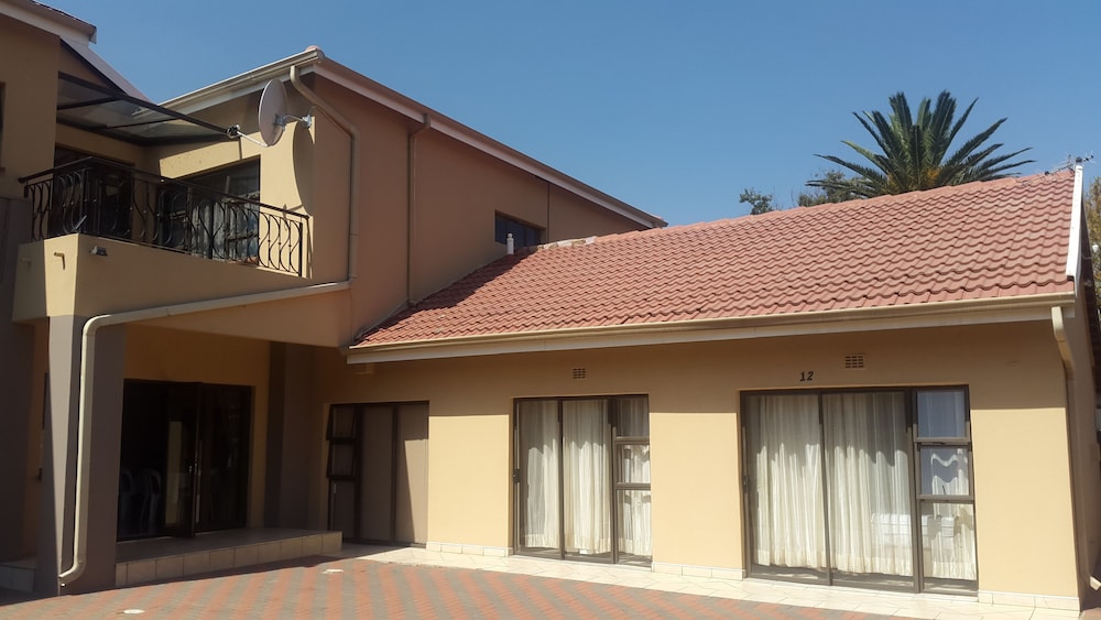 Ikaze Guest Lodge