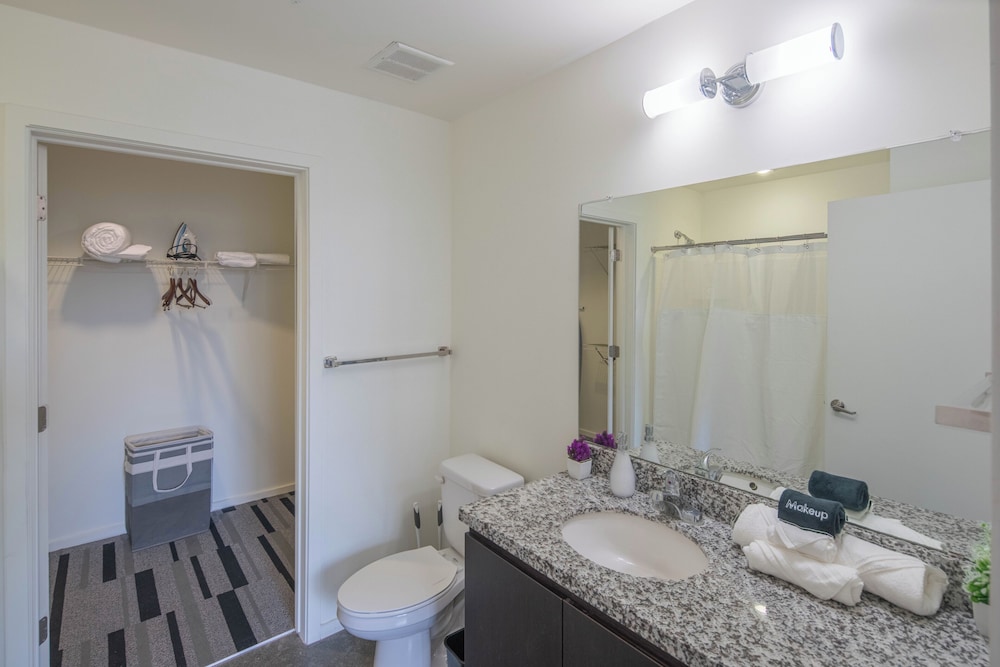 ROVE LIVING/KL - Roosevelt Point