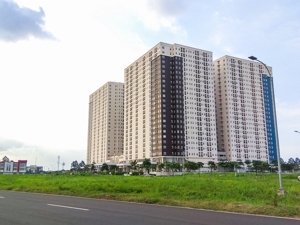 Simple Living Studio Apartment at Ayodhya Residences view 3