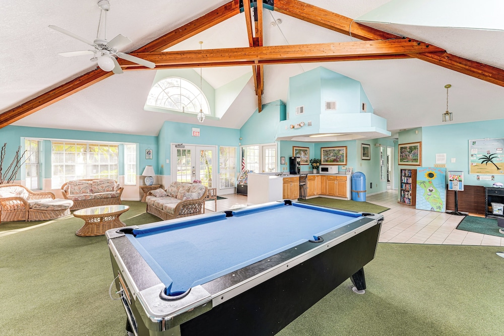 Florida Fun! Family Condo w/ Pool, 8 Mi to WDW