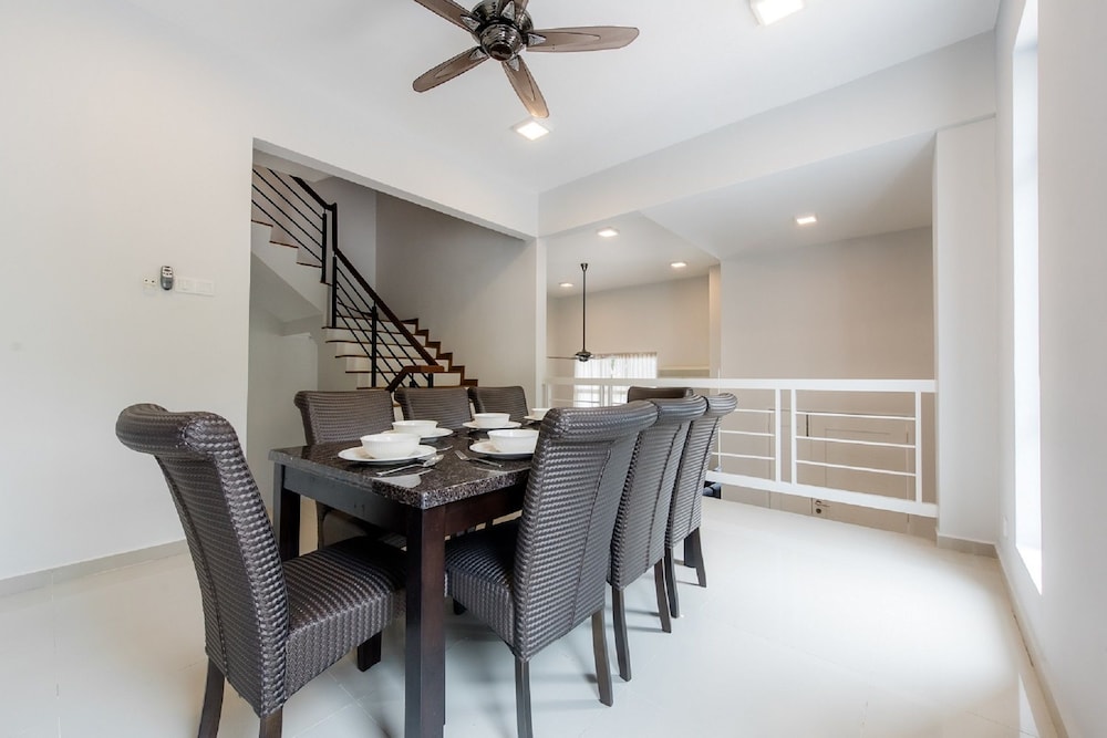 New Corner Shamrock Beach Villas Seaview