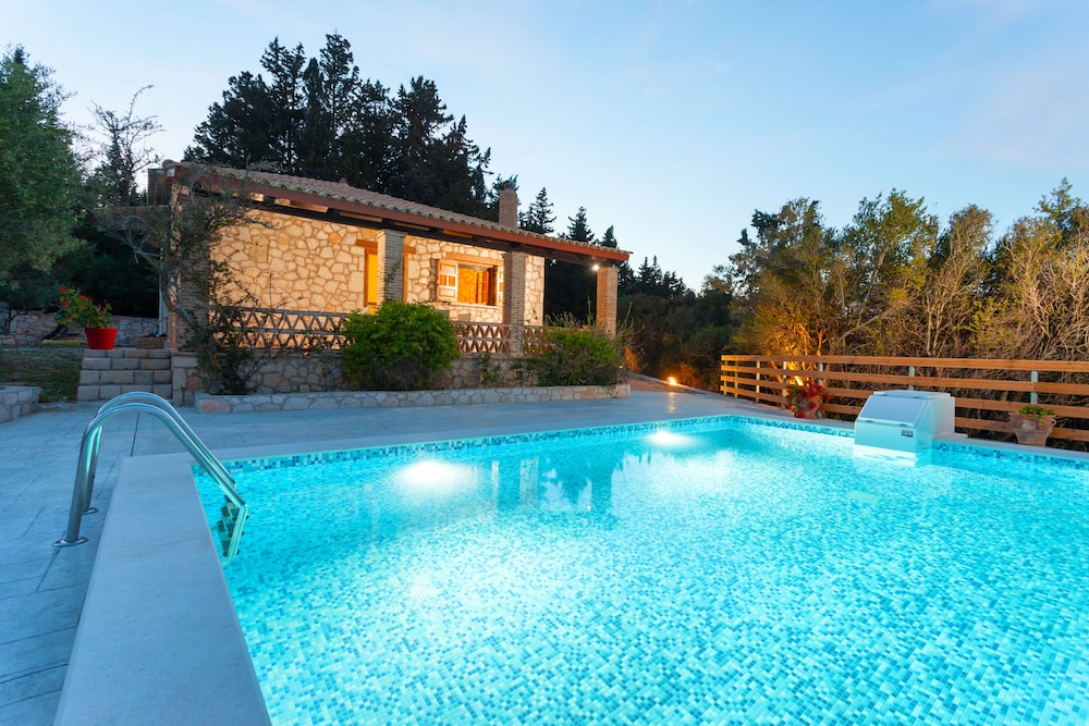 Liuba Houses