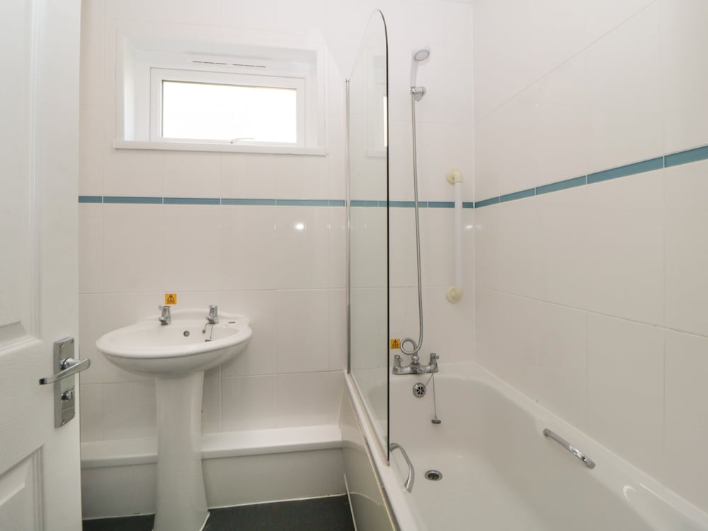 Harcombe House Bungalow 10