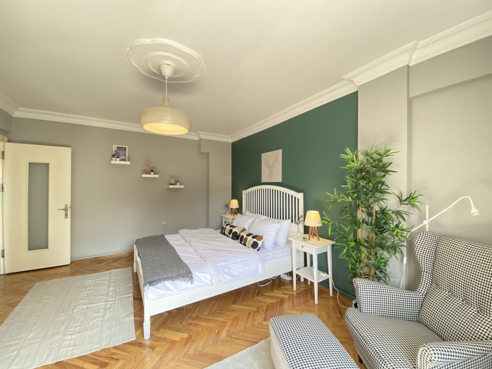 Lovely Flat With Central Location in Fatih