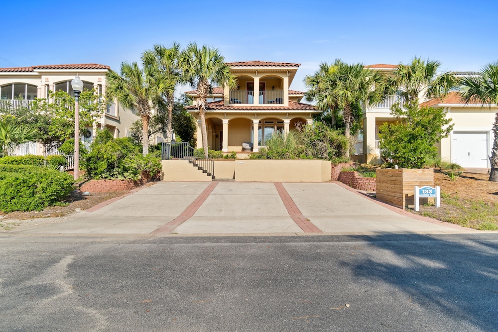 Hotel La Valencia Villa By Panhandle Getaways - Image 1