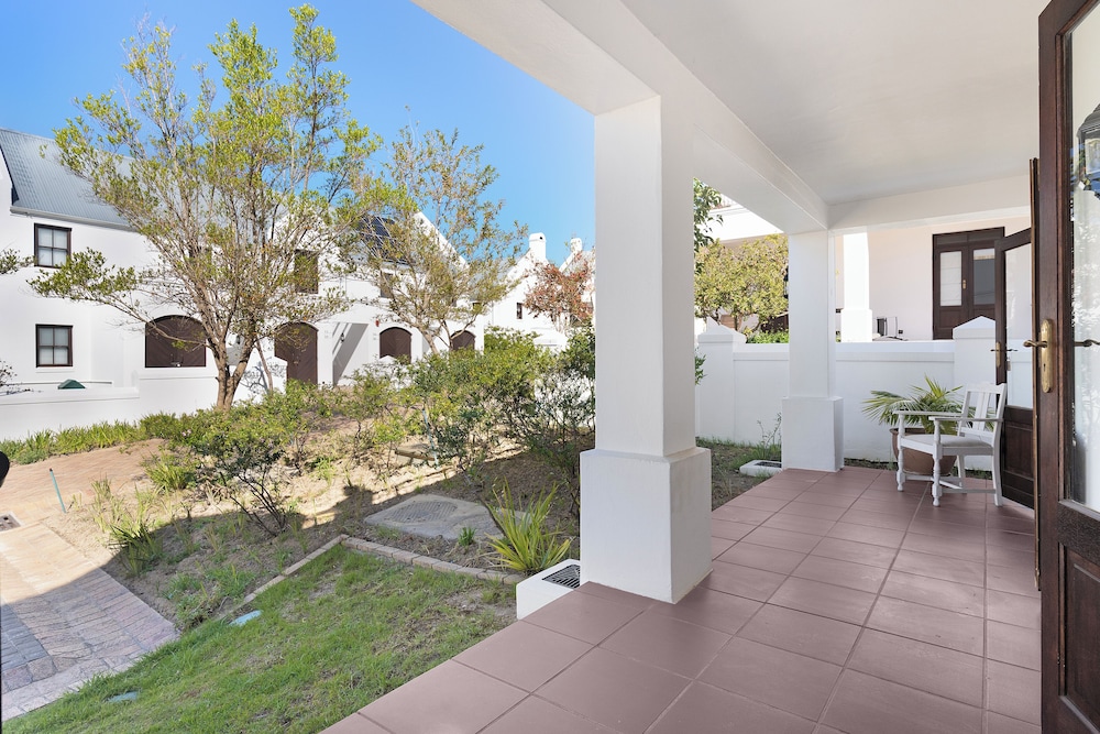Winelands Golf Lodges at De Zalze