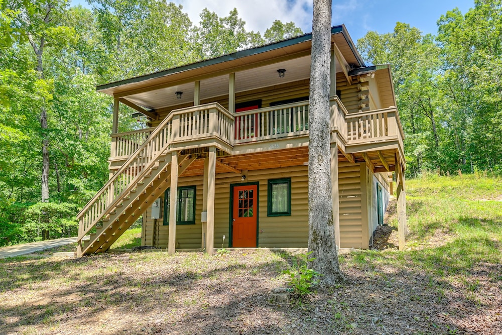 Cozy Tennessee Retreat w/ Patio & Charcoal Grill! view 2