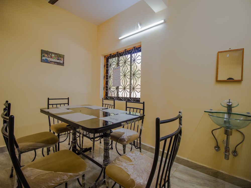 OYO 13914 Home Graceful Studio Siolim