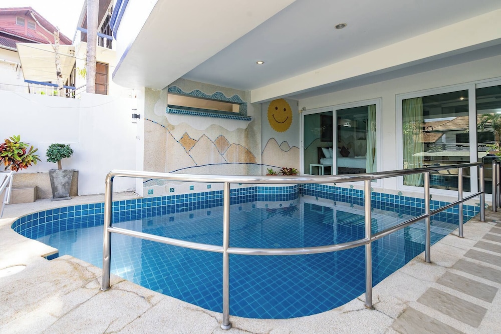 Luxurious 5-bedroom Pool Villa in Heart of Patong, Phuket