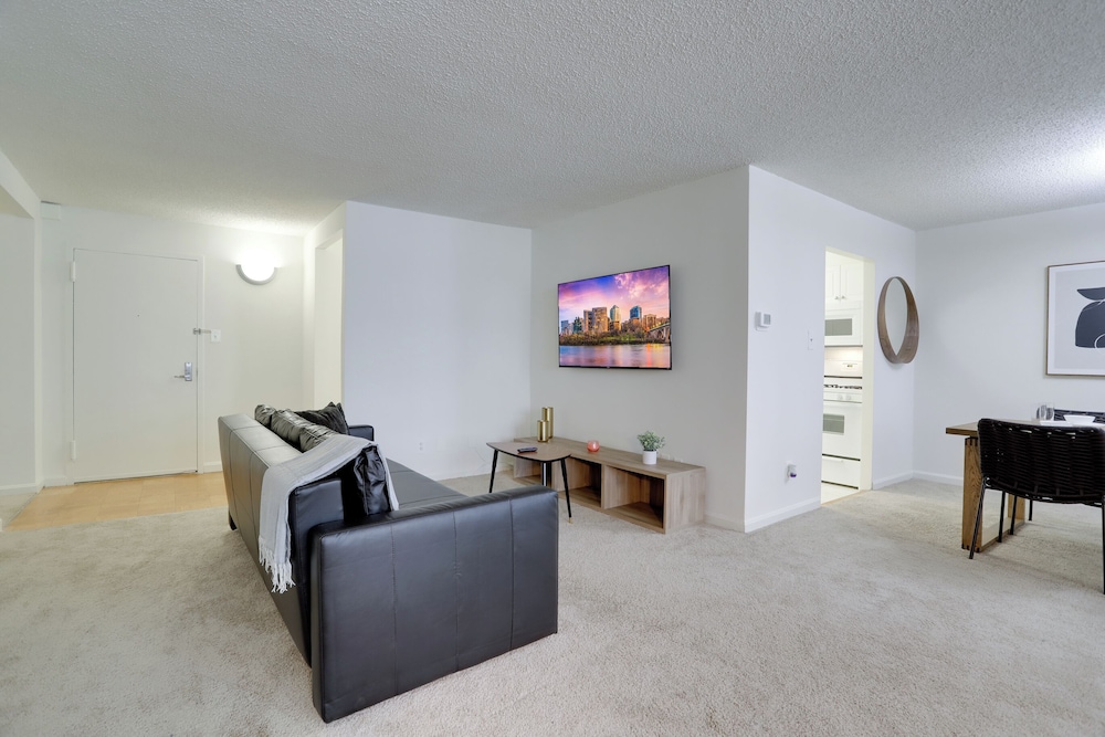 DC Airport Metroline Apartments