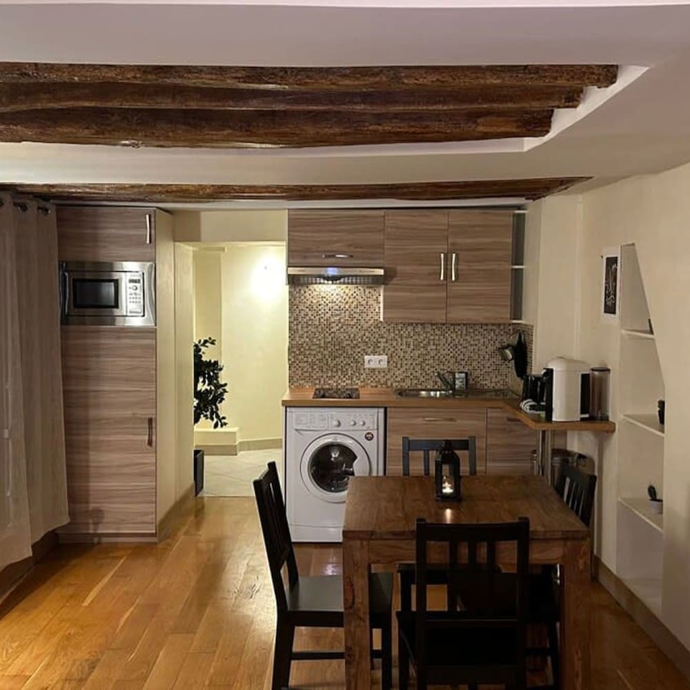 Charming Tuileries 1 Bed Apt in the Centre of Paris