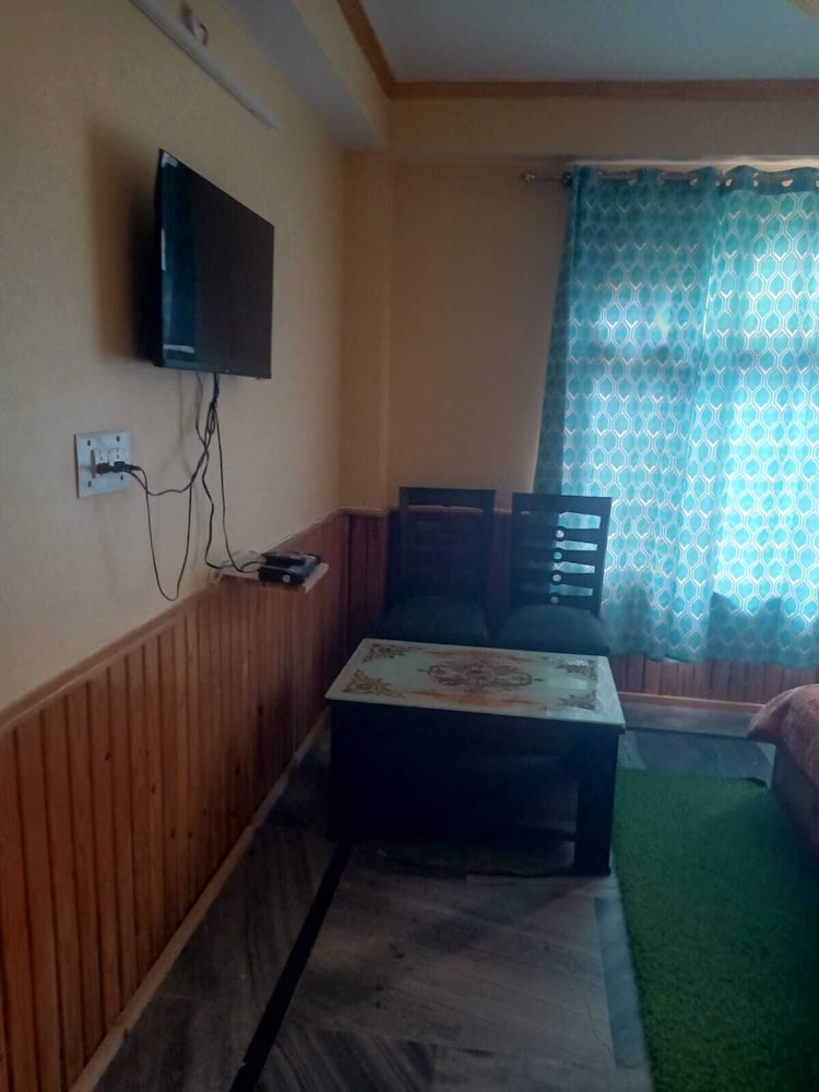 Varindavan Hotel & Restaurant