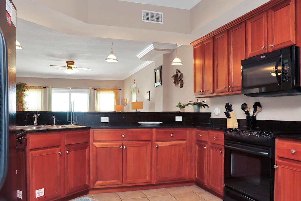 Paradise Shores 105