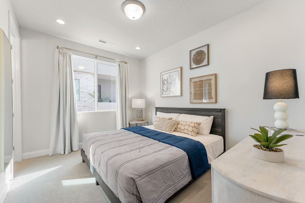 Your Happy House 5 Bedroom Townhouse