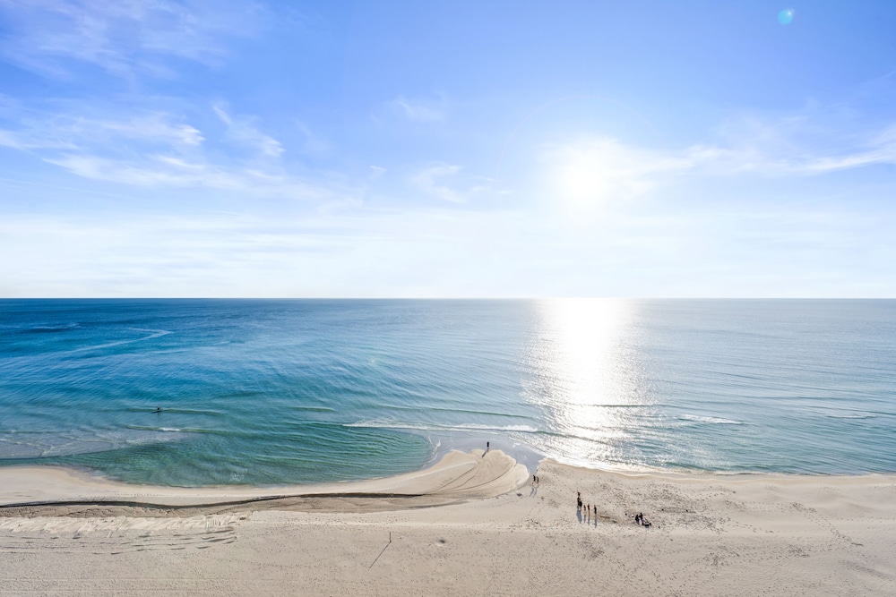 Tidewater by Book That Condo