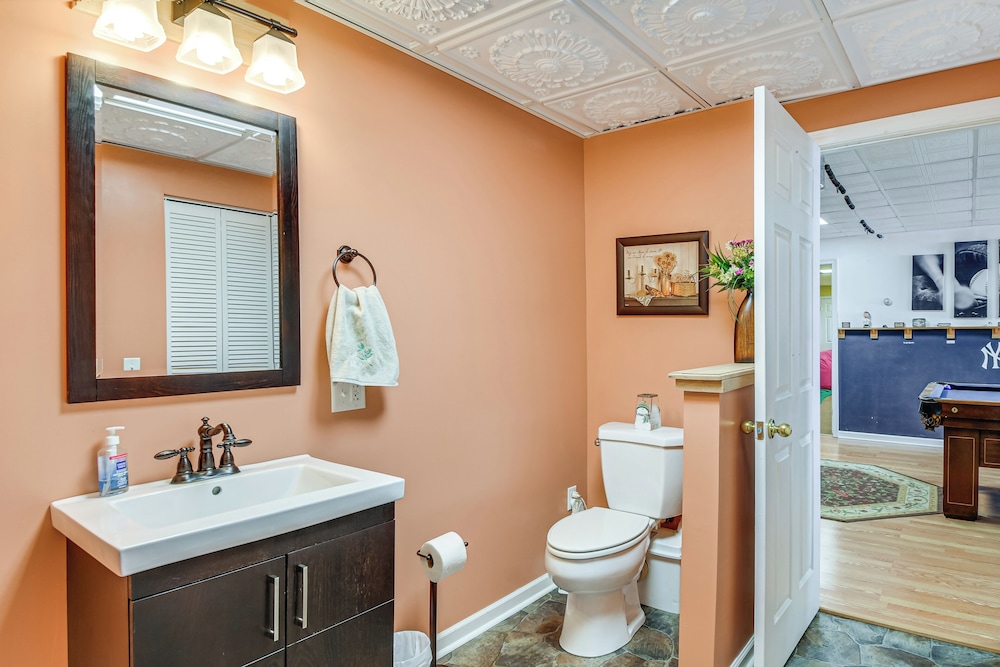 The Gathering Place: Rushville Home w/ Hot Tub