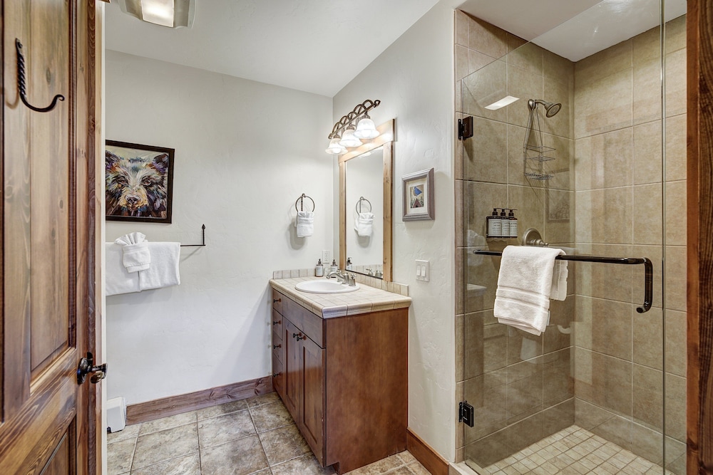 Private Townhome Close To Ski Back And Hot Tub 3 Bedroom Townhouse