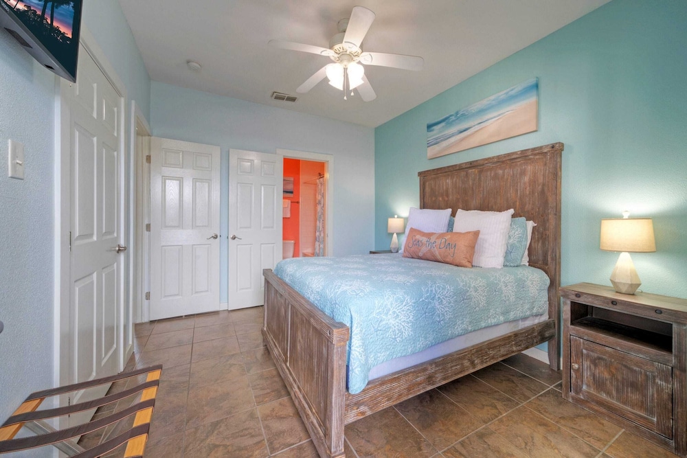 7 Costa Bahia Condos Sleeps 42 + Pool Minutes to the Beach