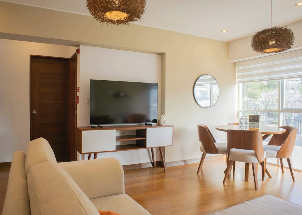 w Cozy 1BR Apartment in the Heart of San Isidro
