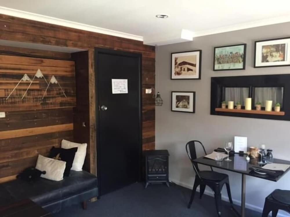 Black Bear Inn