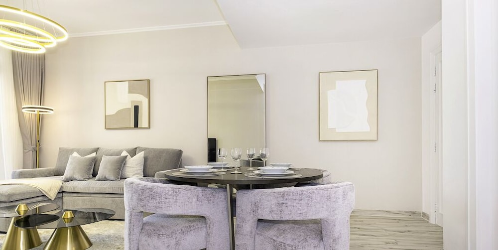 LUX  Modern Residence across Dubai Mall