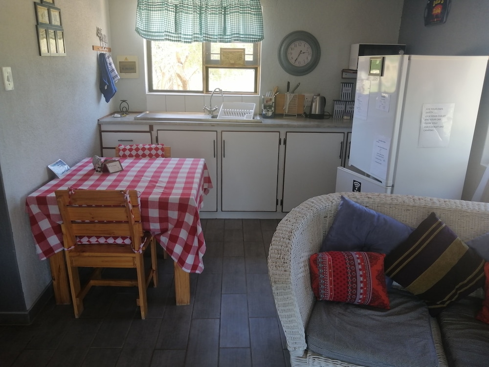 Ann's Lodge & Camping