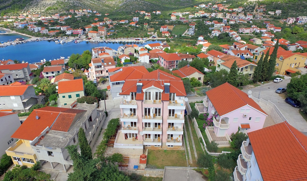 Apartments Kairos
