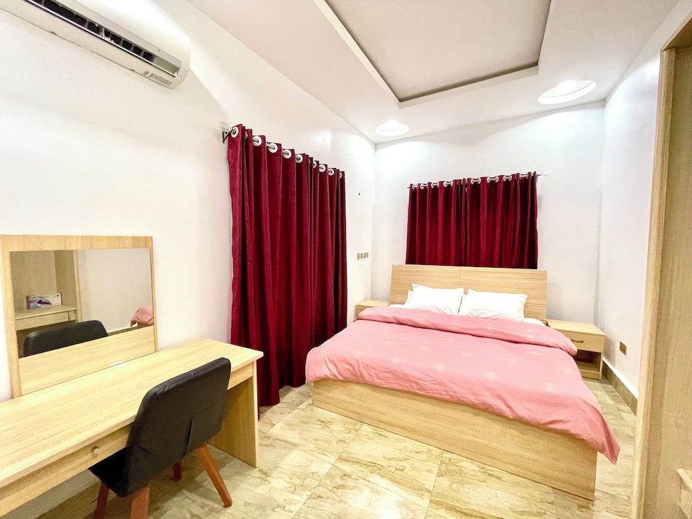 FURNISHED APARTMENTS