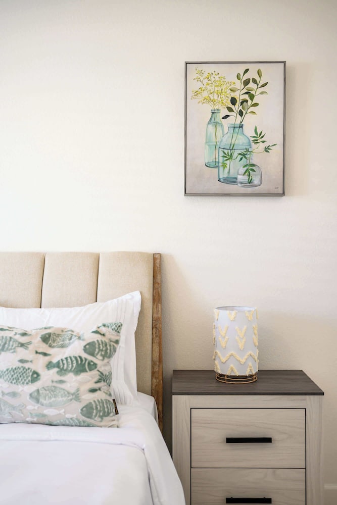 Modern Glendora Retreat Family Getaway Near Cal Poly & Mt. SAC