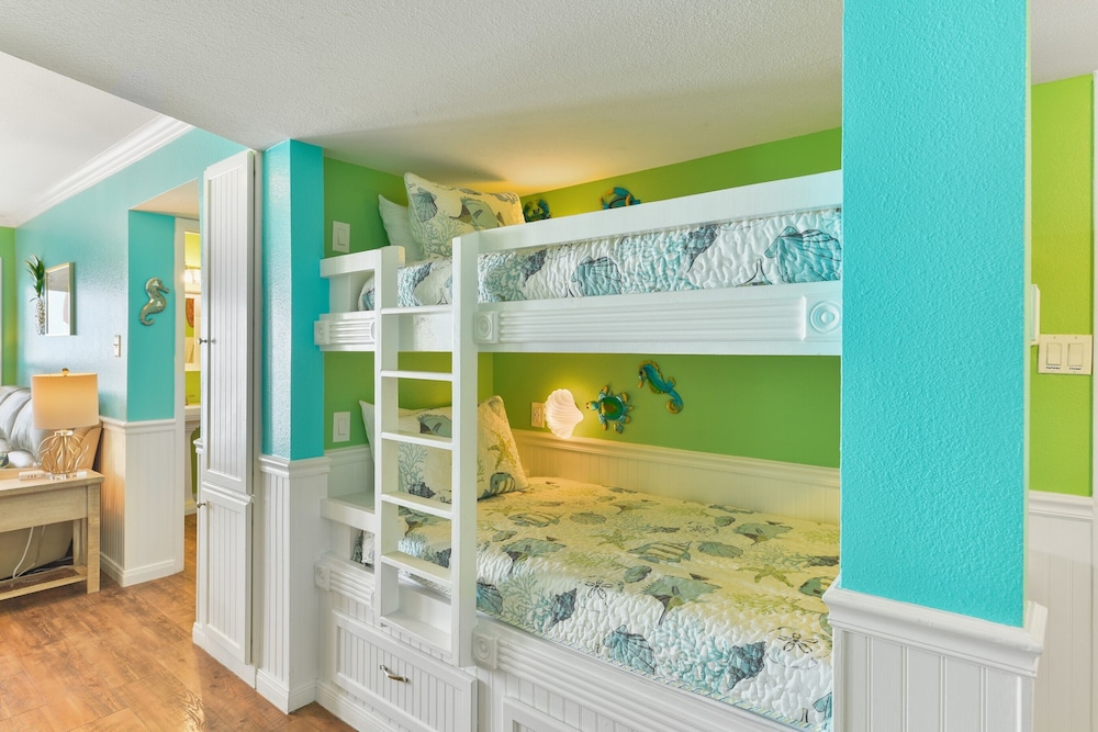 Seascape 1313 2 Bedroom Condo
