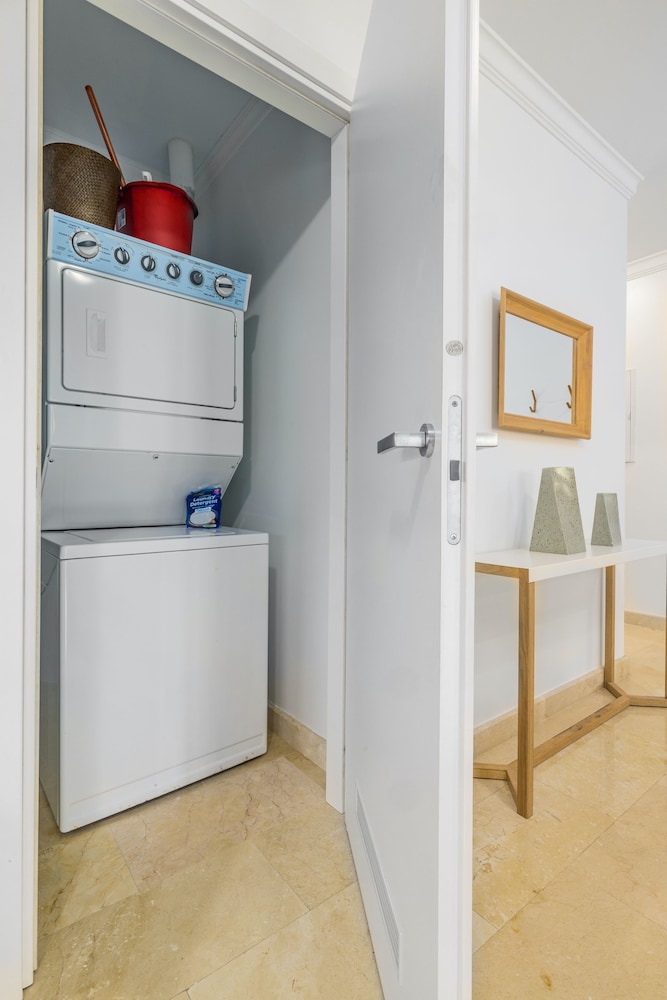 Palm Aruba Condos