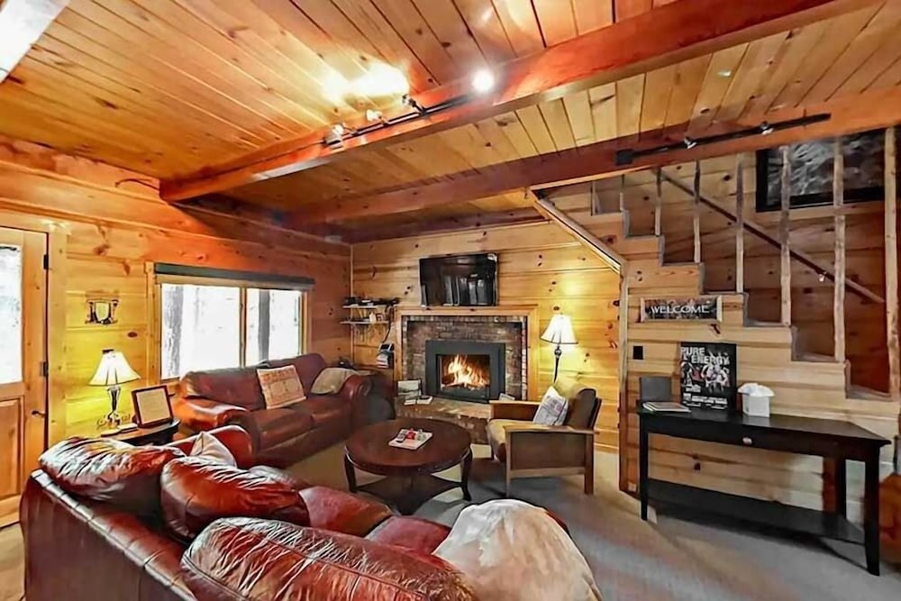 Lake Tahoe Vacations - 3988 Manzanita Avenue 2 Bedroom Cabin - Property Image 4