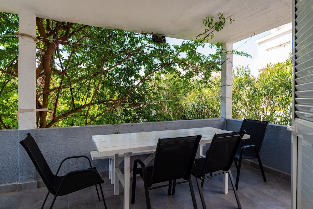 Bbq Holly Garden Novalja D